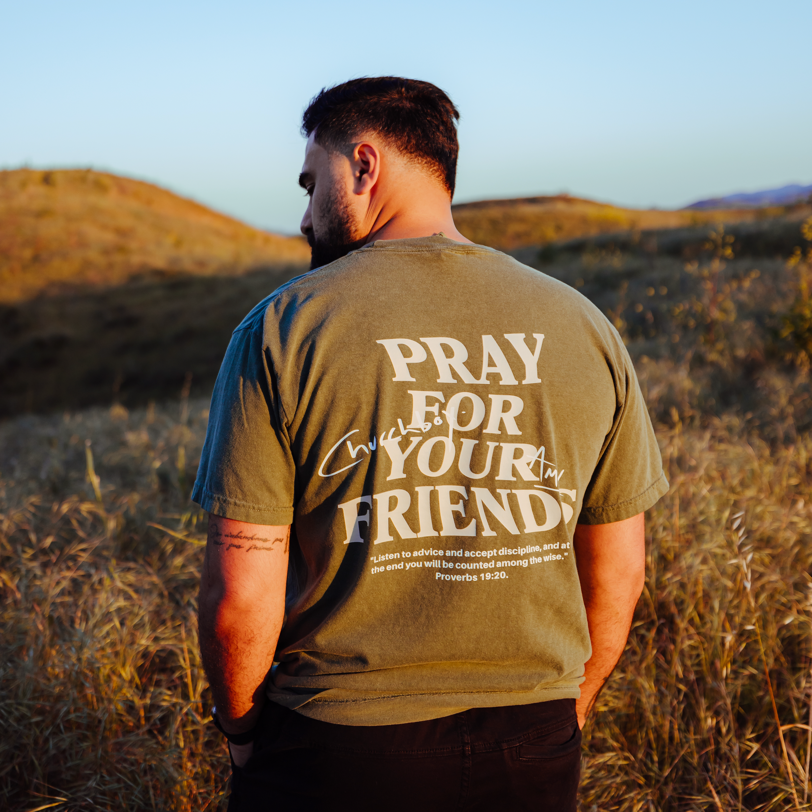 Tshirt - Green Pray For Your Friends